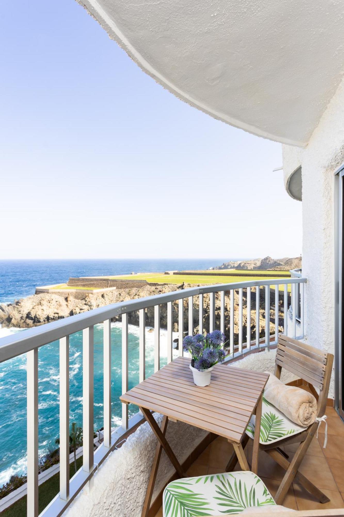 Cozy Seafront Studio With Balcony & Ocean Views San Marcos  Exterior photo